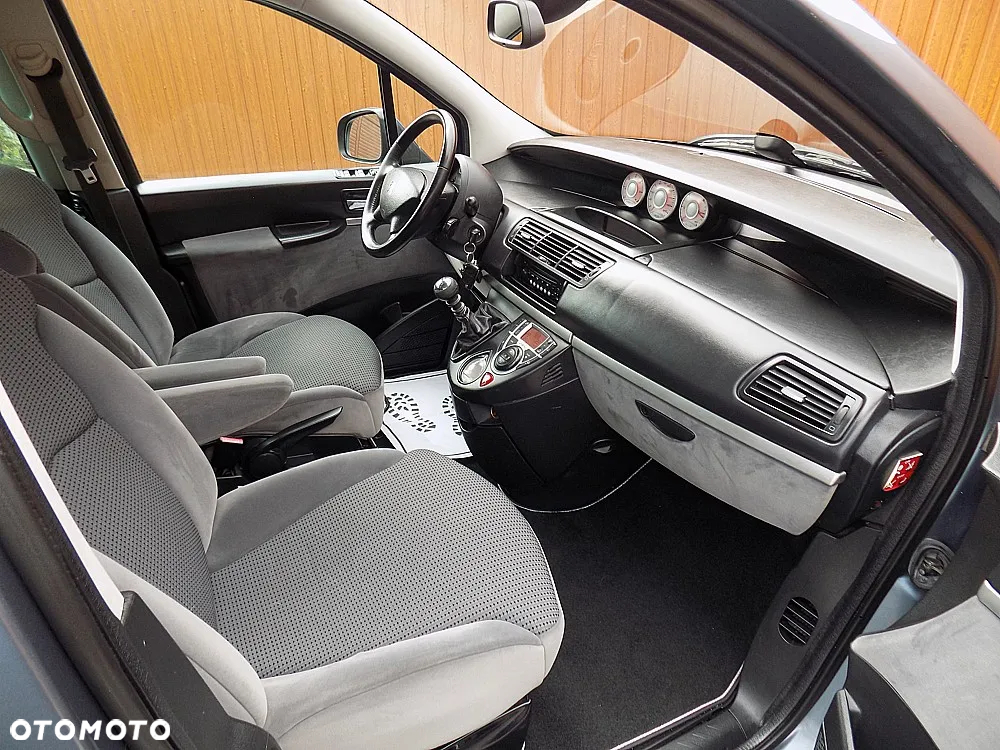 Peugeot 807 2.0 HDi Premium Euro5 - 9