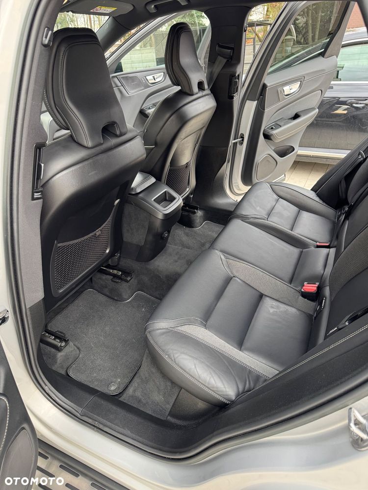 Volvo XC 60 - 25