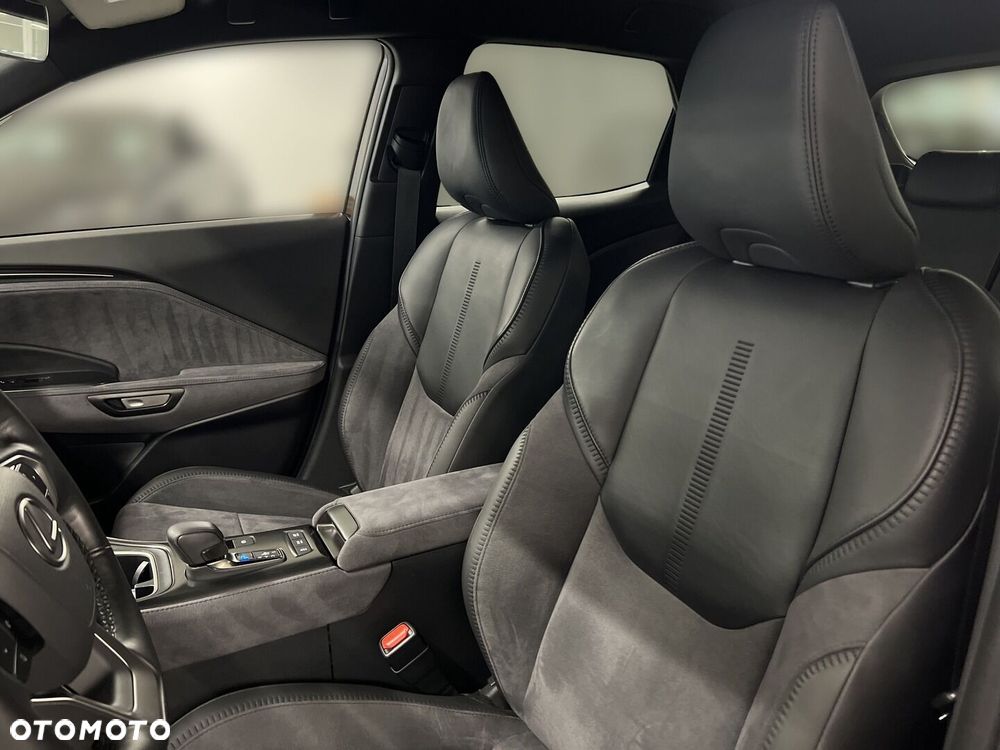 Lexus LBX 1.5 Hybrid Original Edition AWD - 11
