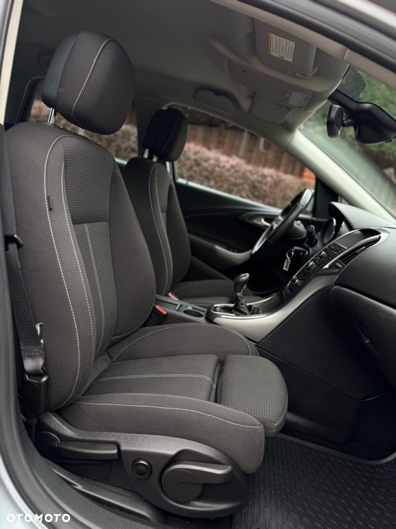 Opel Astra 1.4 T Enjoy S&S - 31