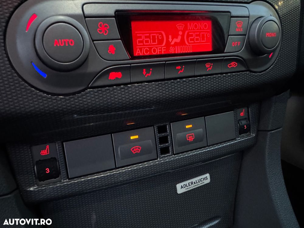 Ford Focus 2.0 TDCi DPF Ghia - 27