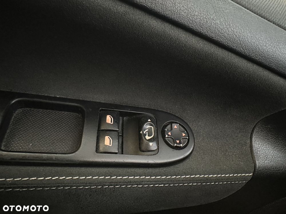 Peugeot 207 - 10
