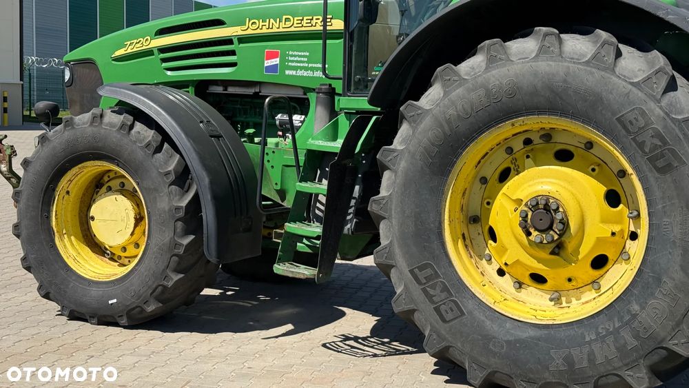 John Deere 7720 - 9