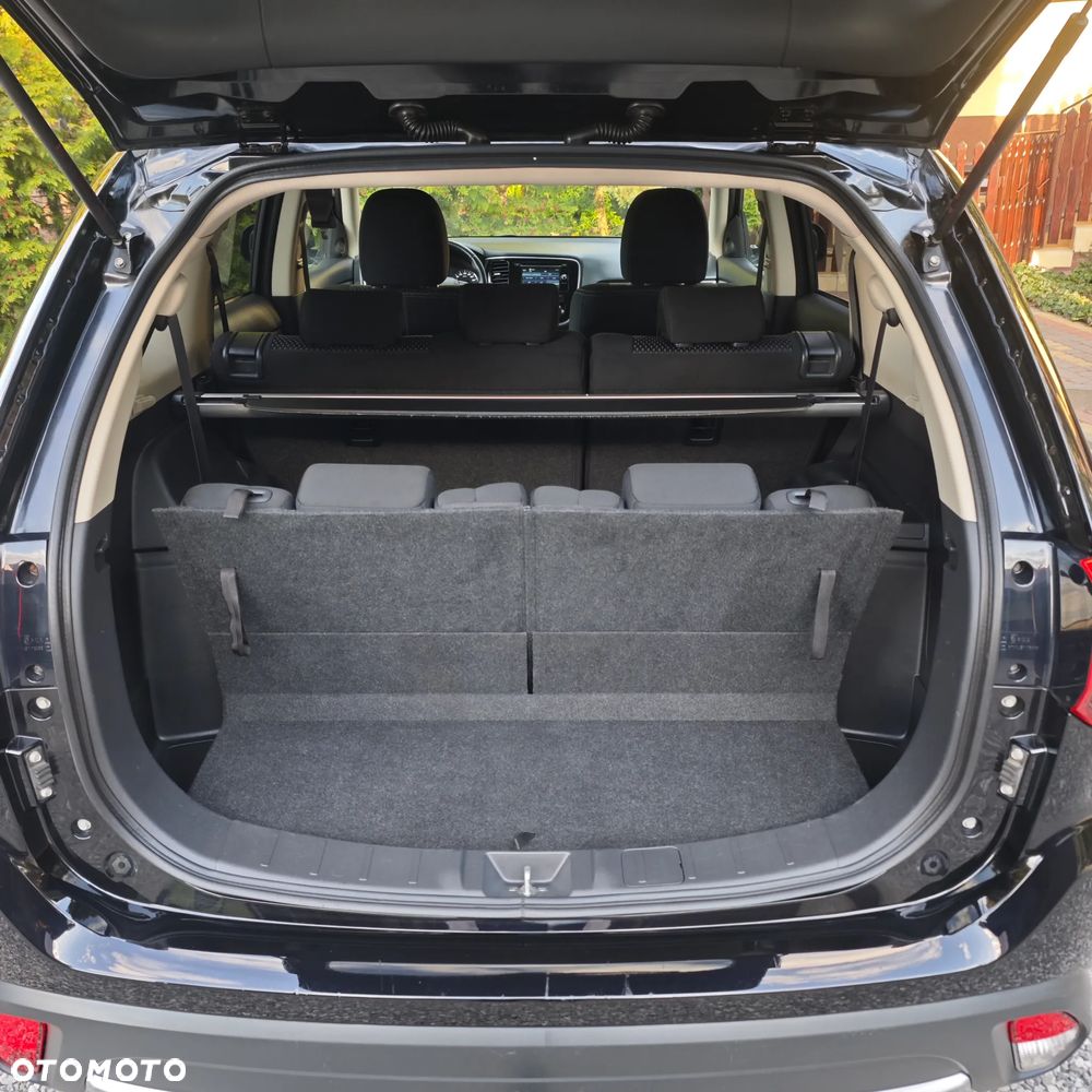 Mitsubishi Outlander 2.2 DI-D 4WD Intense - 21