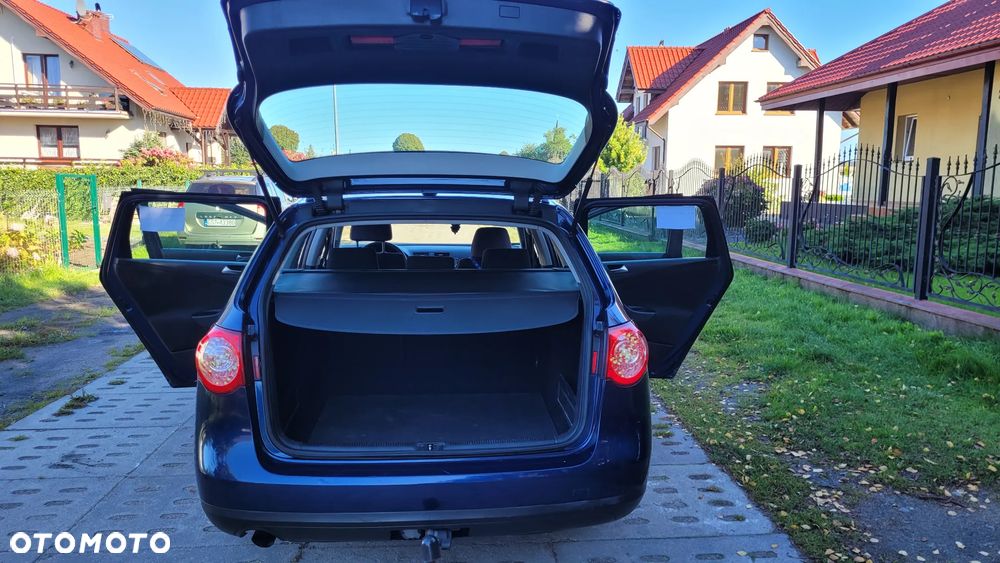 Volkswagen Passat 1.6 TDI DPF BlueMot Comfortline - 15