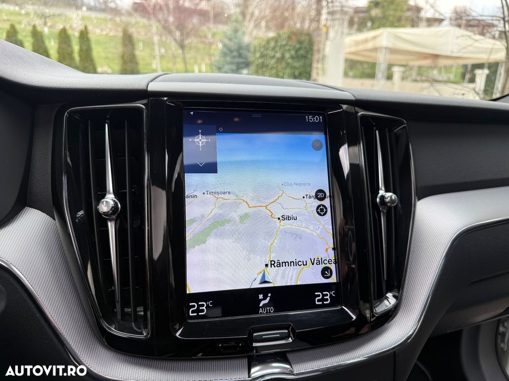 Volvo XC 60 D5 AWD R-Design - 23