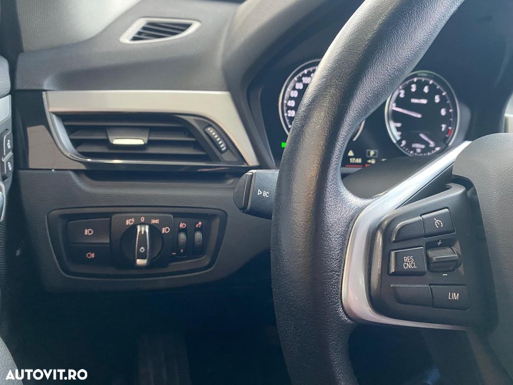 BMW X1 xDrive20i AT - 16