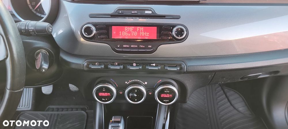 Alfa Romeo Giulietta ver-1-4-tb - 14