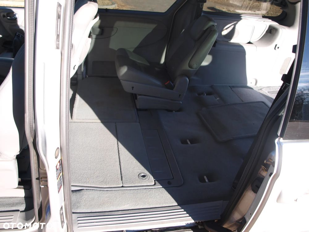 Chrysler Grand Voyager - 22