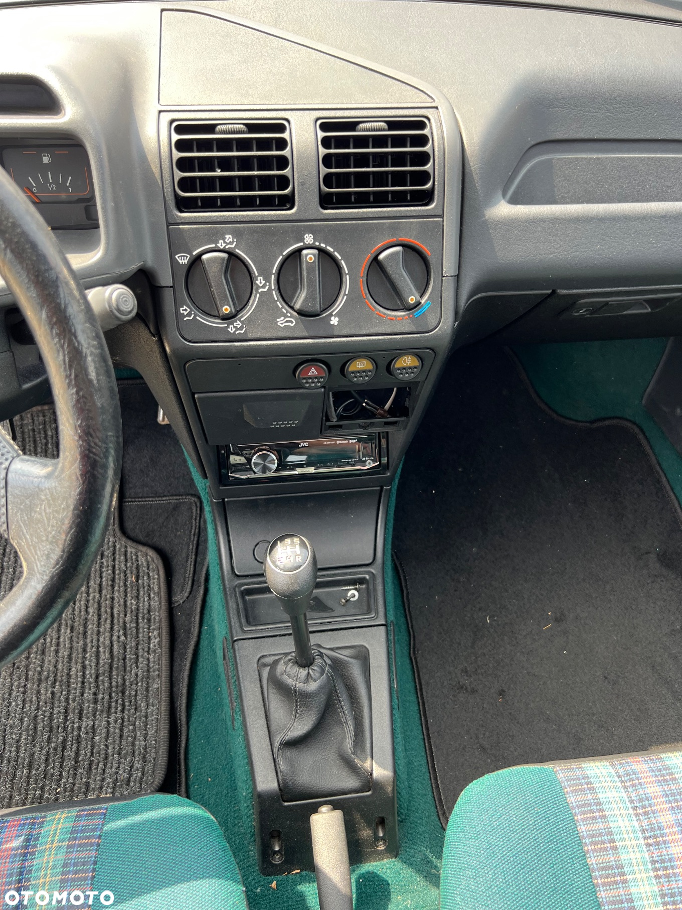Peugeot 205 - 17