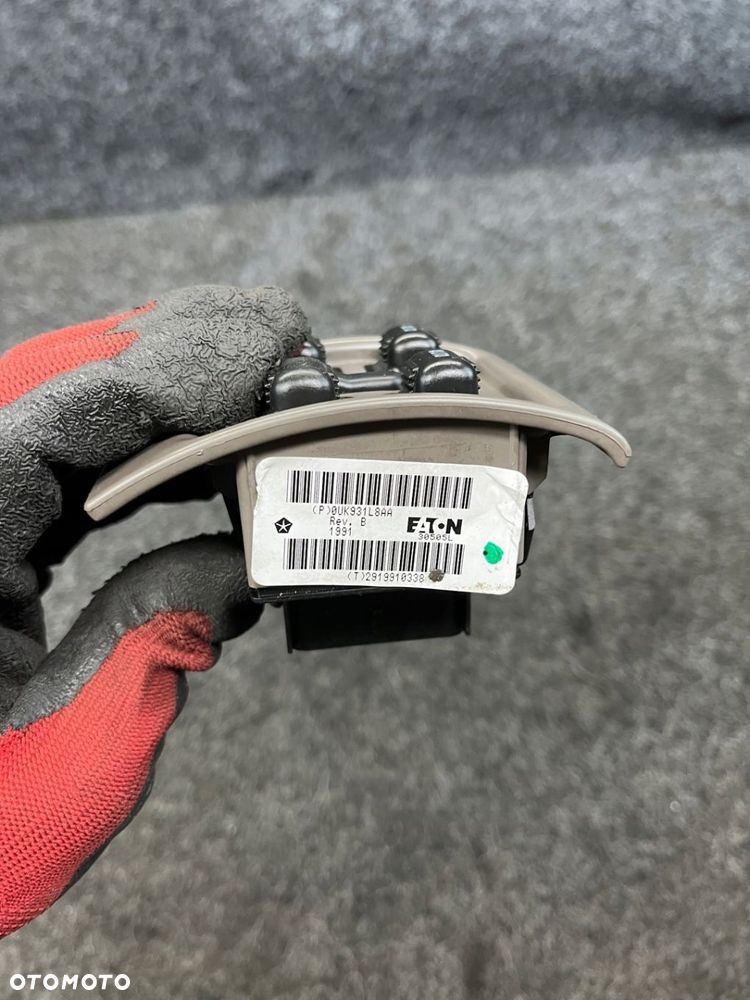 przełącznik panel sterowania szyb chrysler pt cruiser I 0UK931L8AA - 6