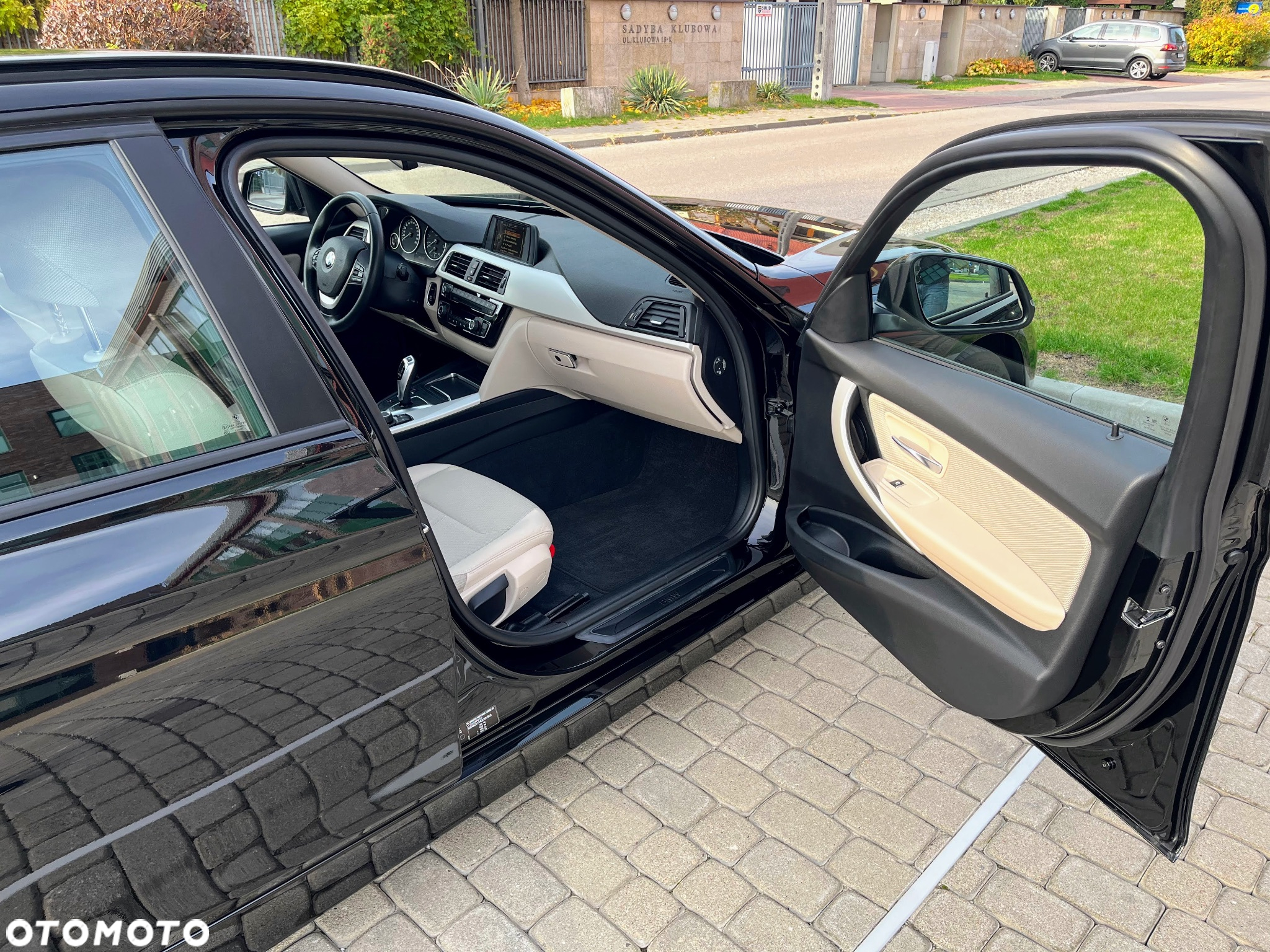 BMW Seria 3 330i xDrive Advantage - 21