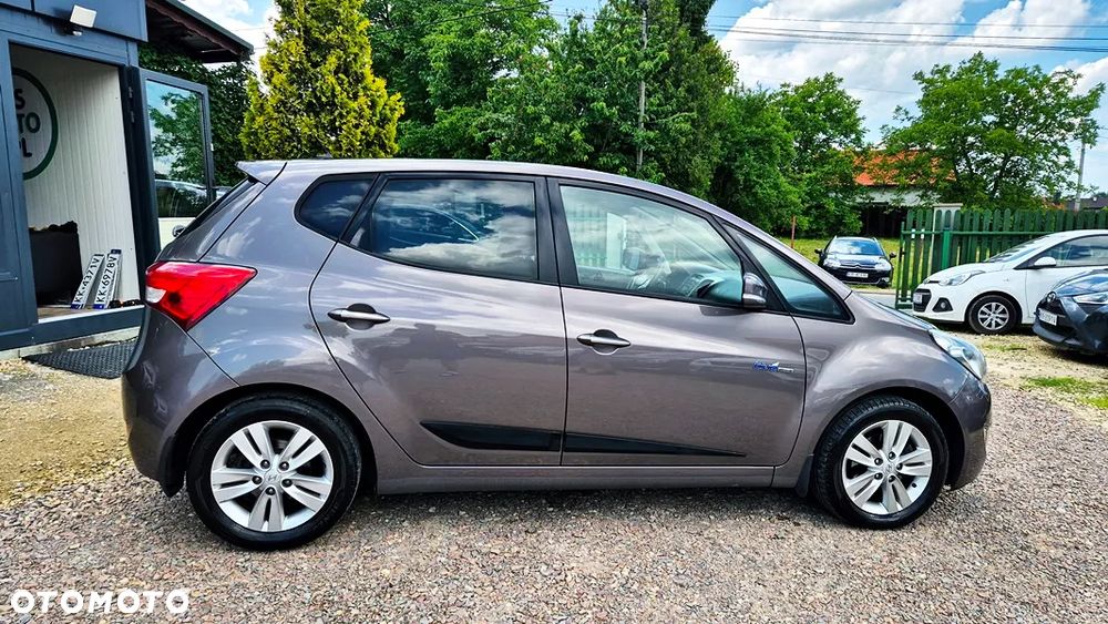 Hyundai ix20 1.4 Premium blue - 11