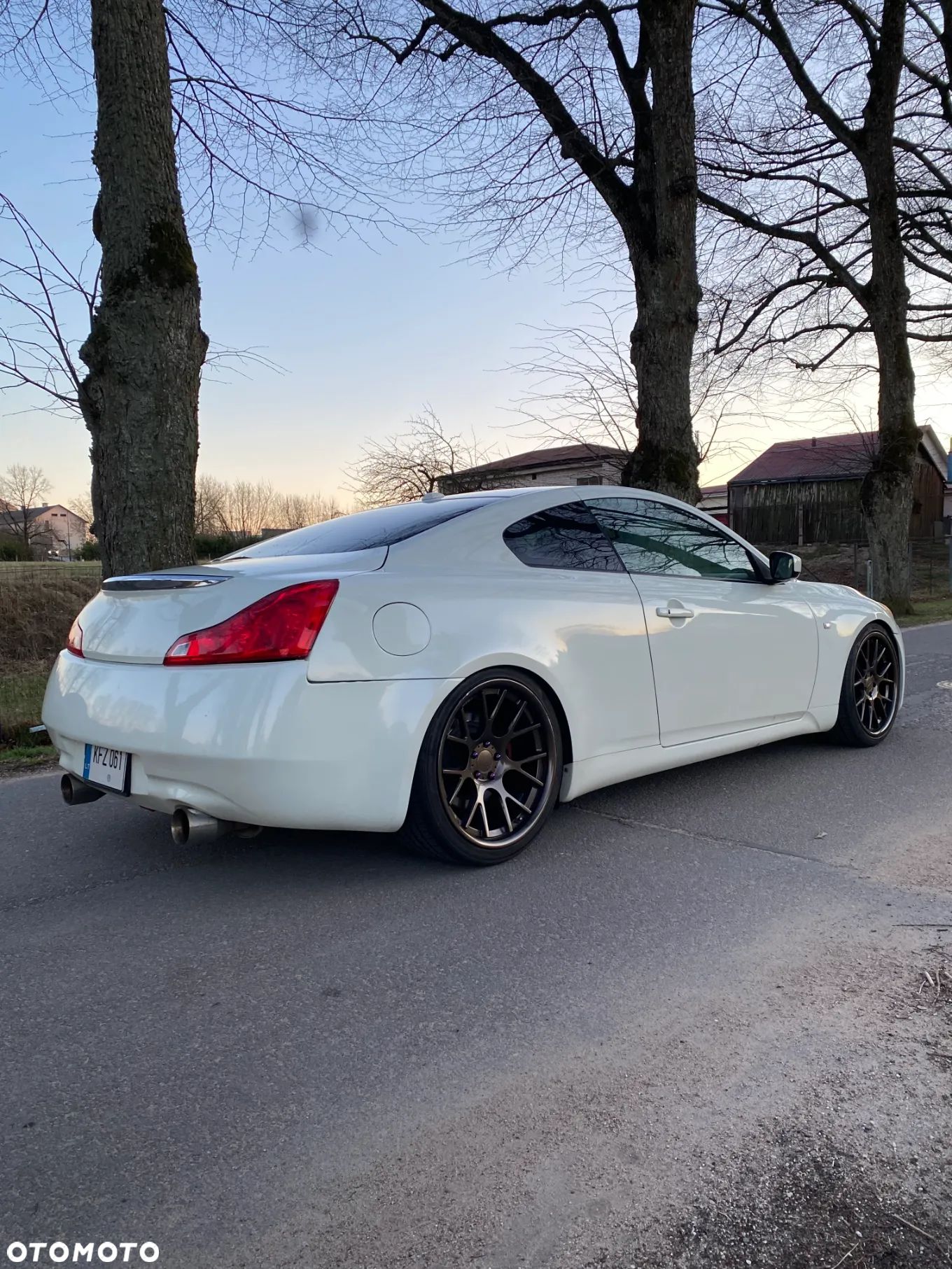 Infiniti G G37 - 1