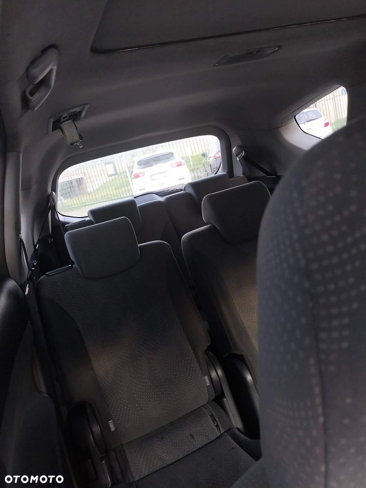 Toyota RAV4 - 7