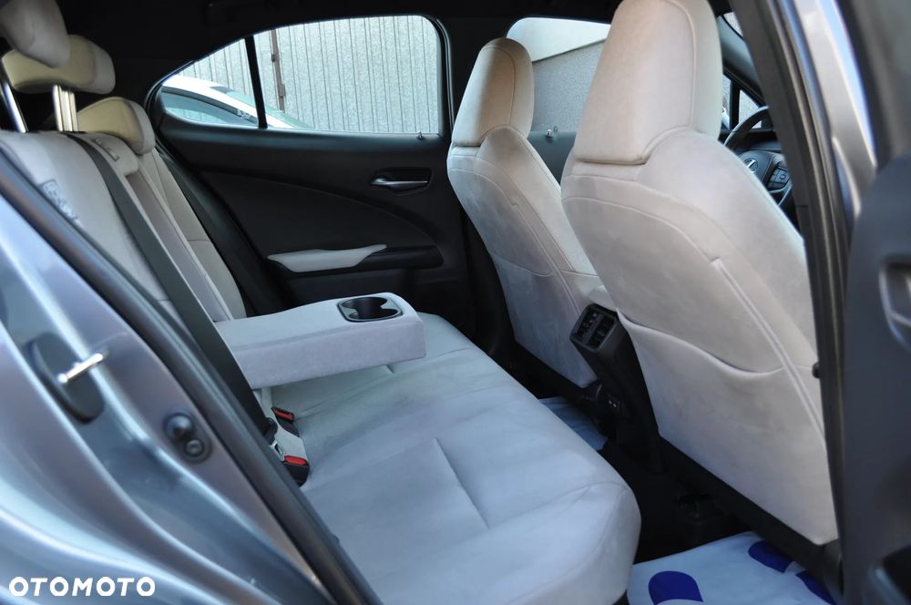 Lexus UX 250h Prestige 2WD - 21