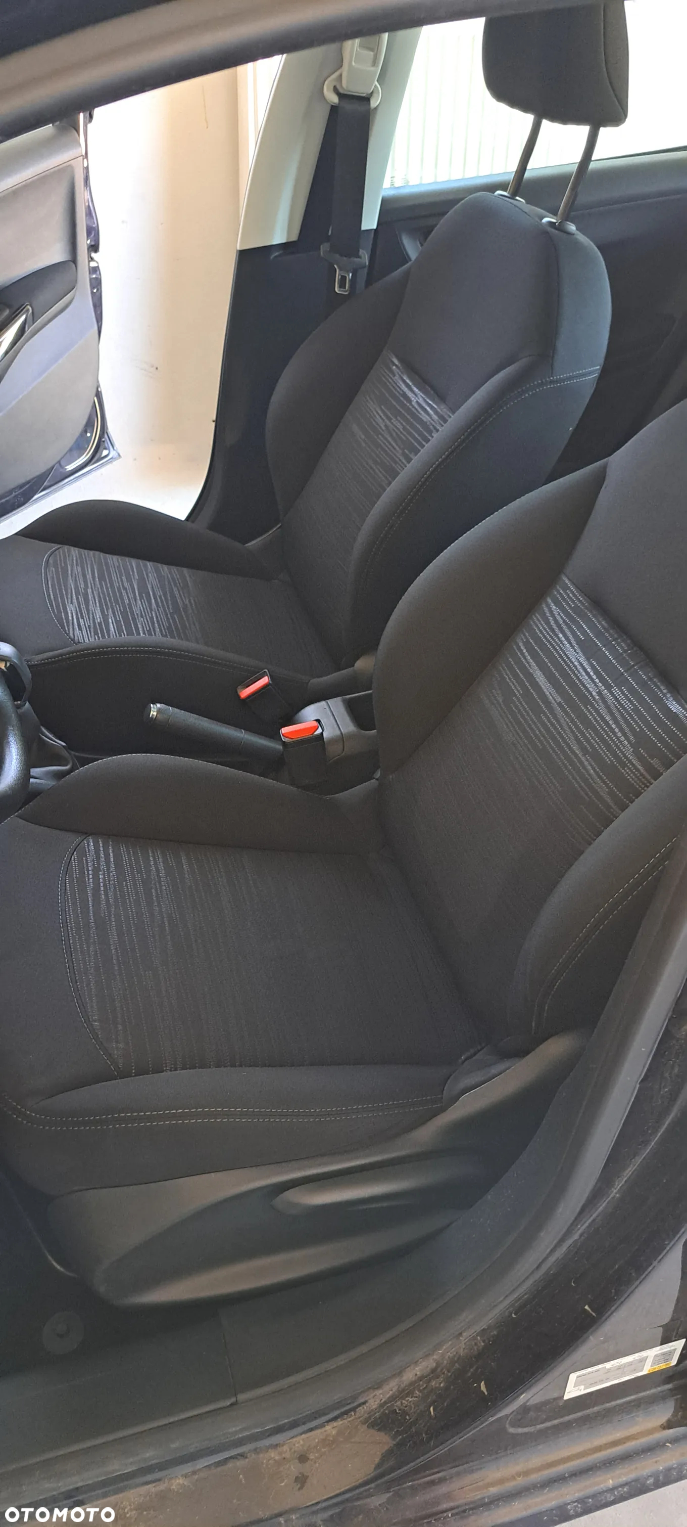 Peugeot 208 - 5