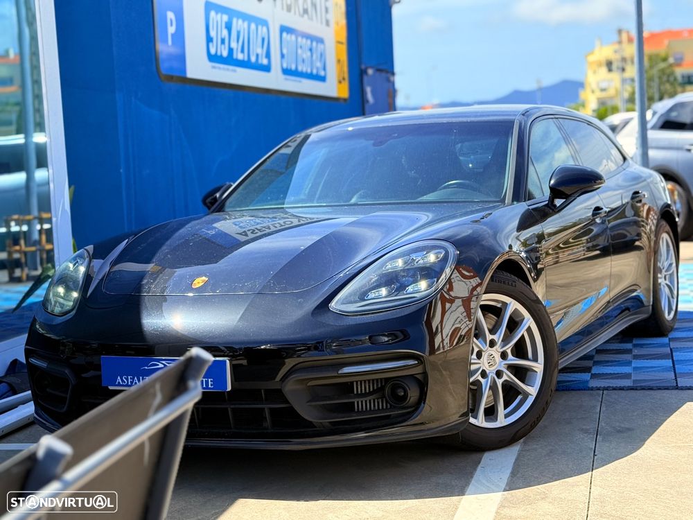 Porsche Panamera Sport Turismo 4 E-Hybrid Edition 10 Anos - 1