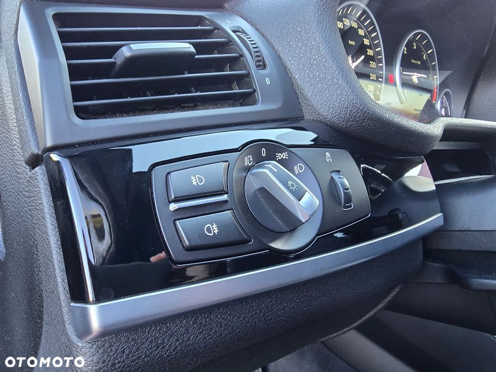 BMW X4 xDrive20d xLine - 9