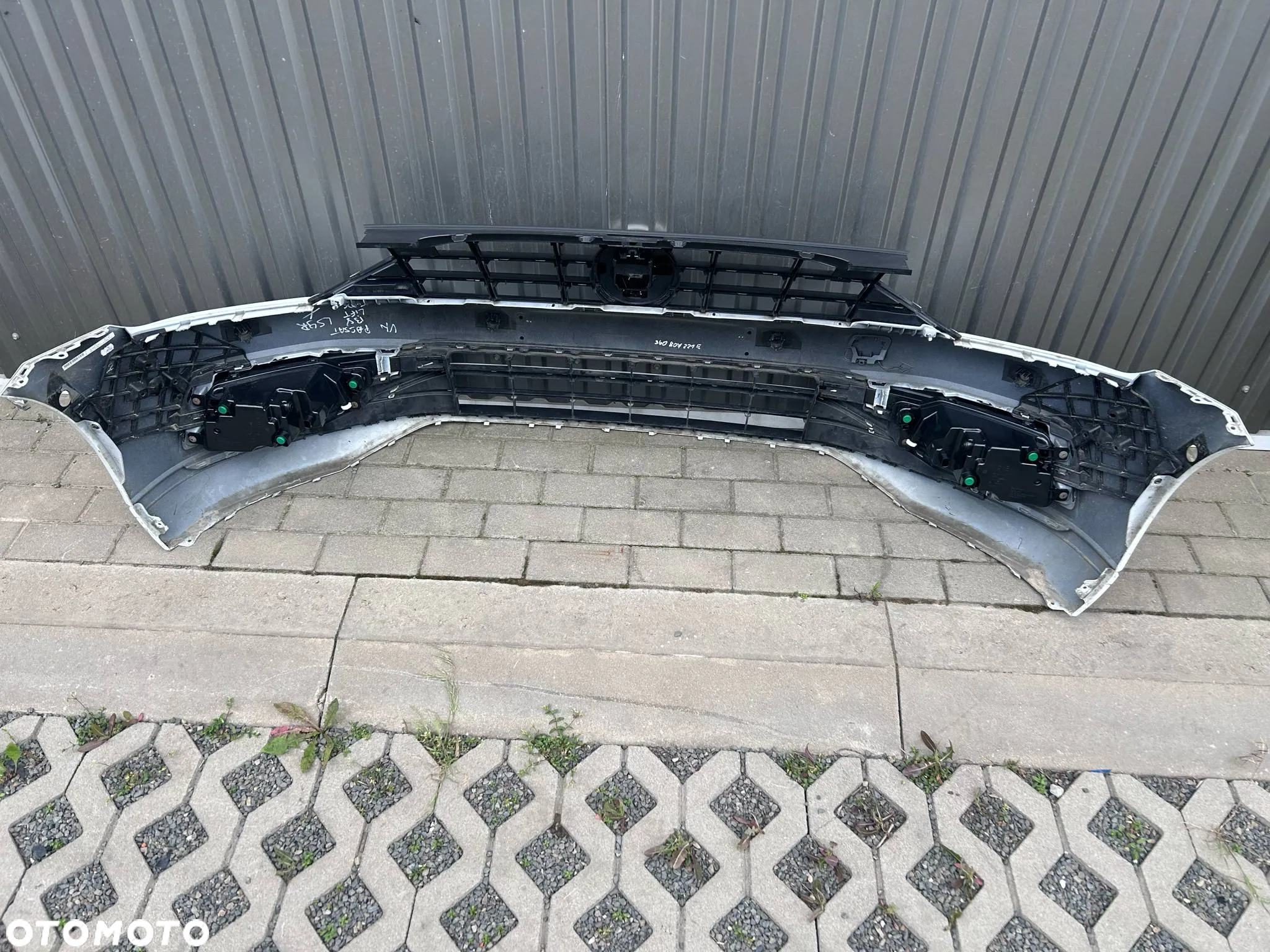 Vw Passat B8 Lift Zderzak Przód Przedni Kompletny 6xPDC LS9R - 6