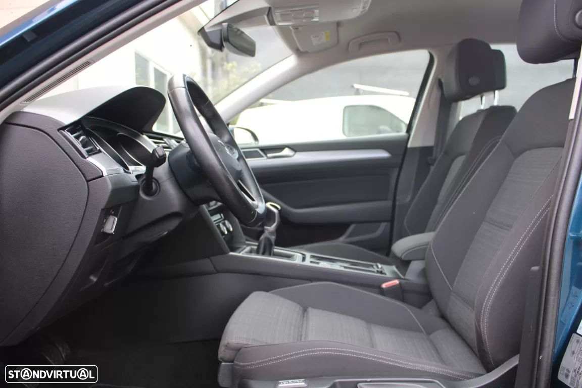 VW Passat 2.0 TDI Confortline - 19