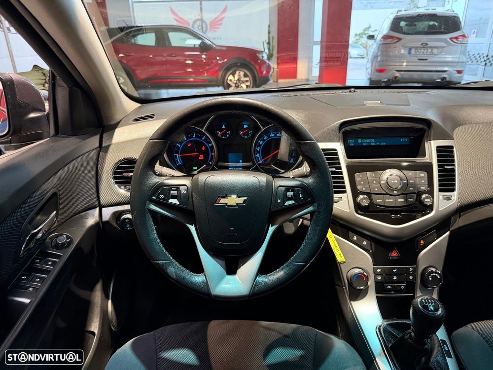 Chevrolet Cruze 1.6 LT - 10