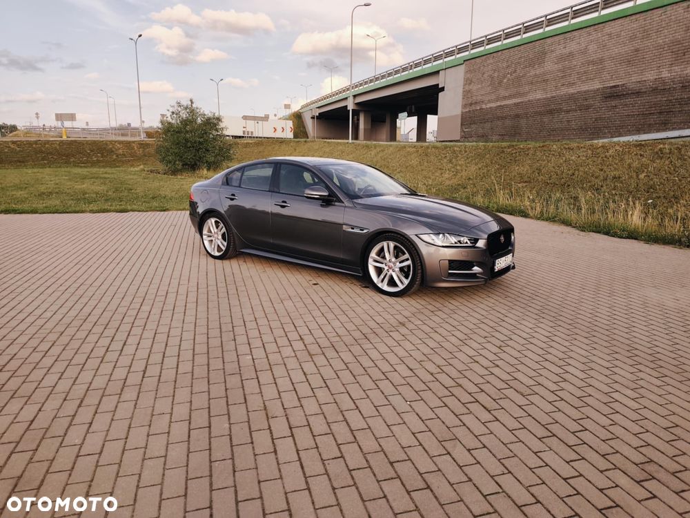 Jaguar XE 20d R-Sport - 1
