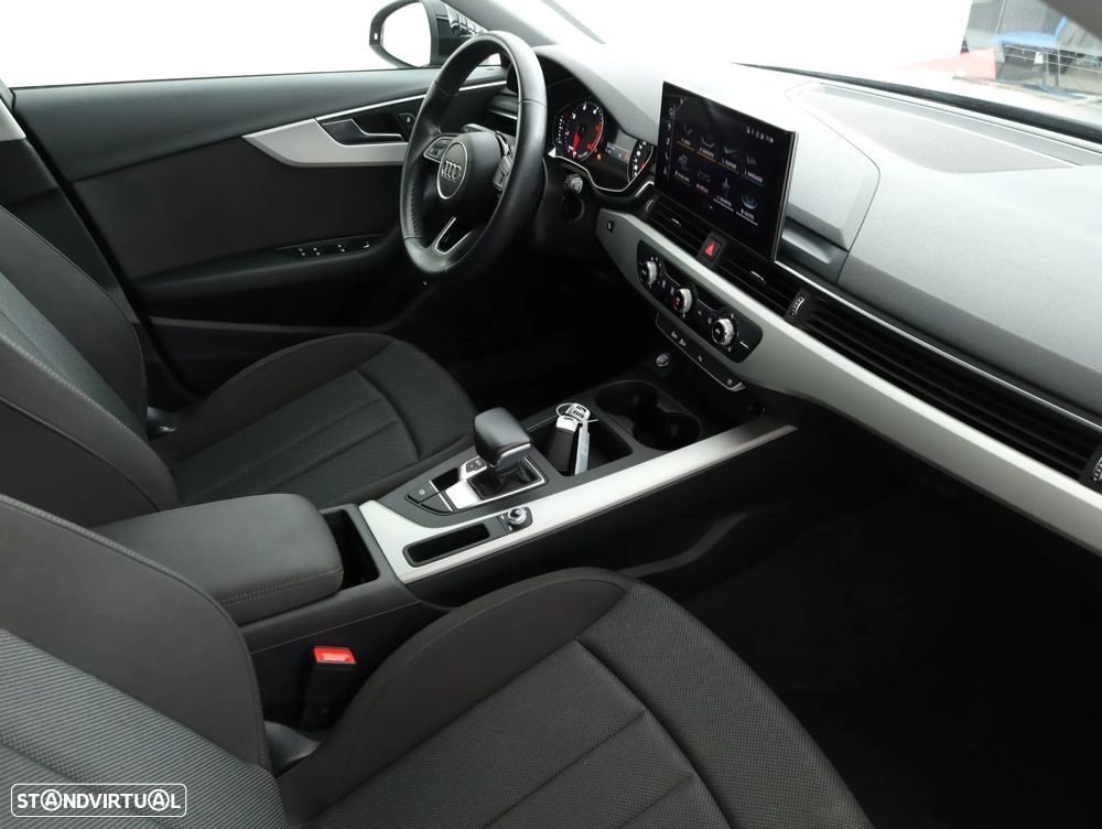 Audi A4 Avant 30 TDI S tronic - 12