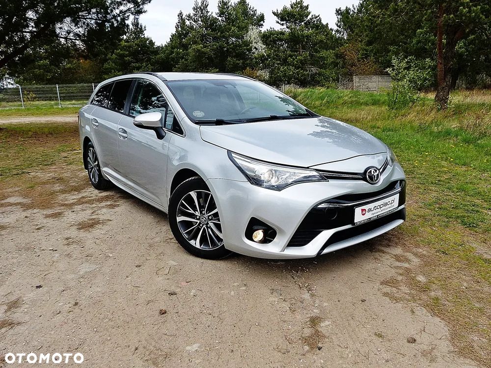 Toyota Avensis 2.0 D-4D Premium - 4