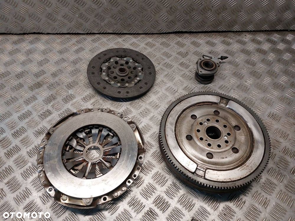 KOŁO DWUMASOWE TARCZA DOCISK OPEL VECTRA C 2.2 DTI 1208067 24422062 - 5