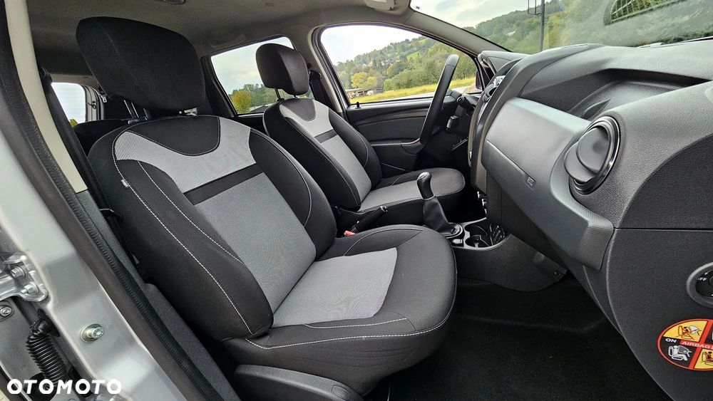 Dacia Duster 1.6 SCe Prestige - 26