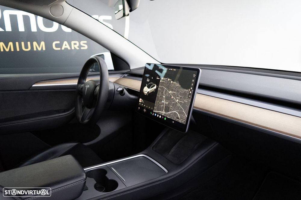 Tesla Model Y RWD - 5