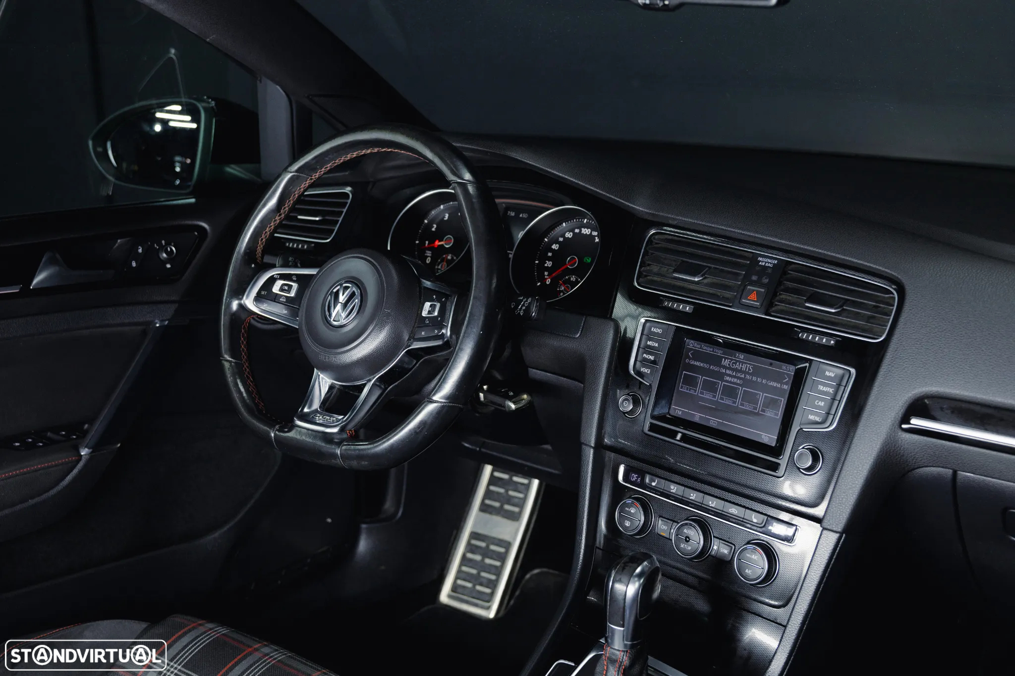 VW Golf 2.0 TSi GTi DSG - 9
