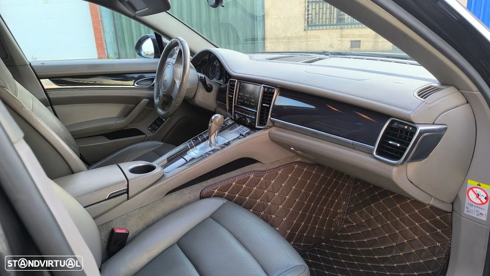Porsche Panamera 4 Platinum Edition PDK - 18