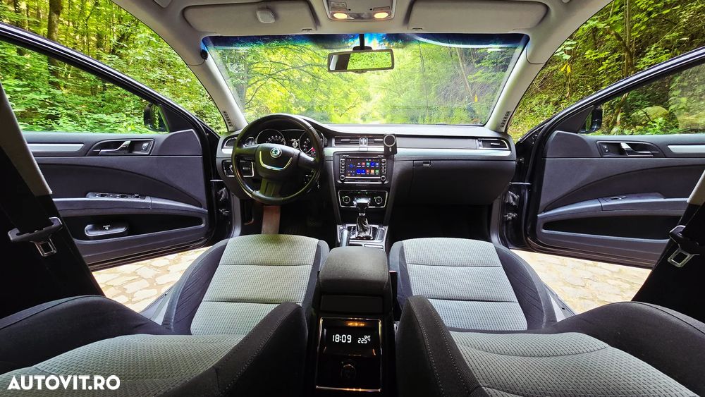Skoda Superb 2.0 TDI Comfort DSG - 6