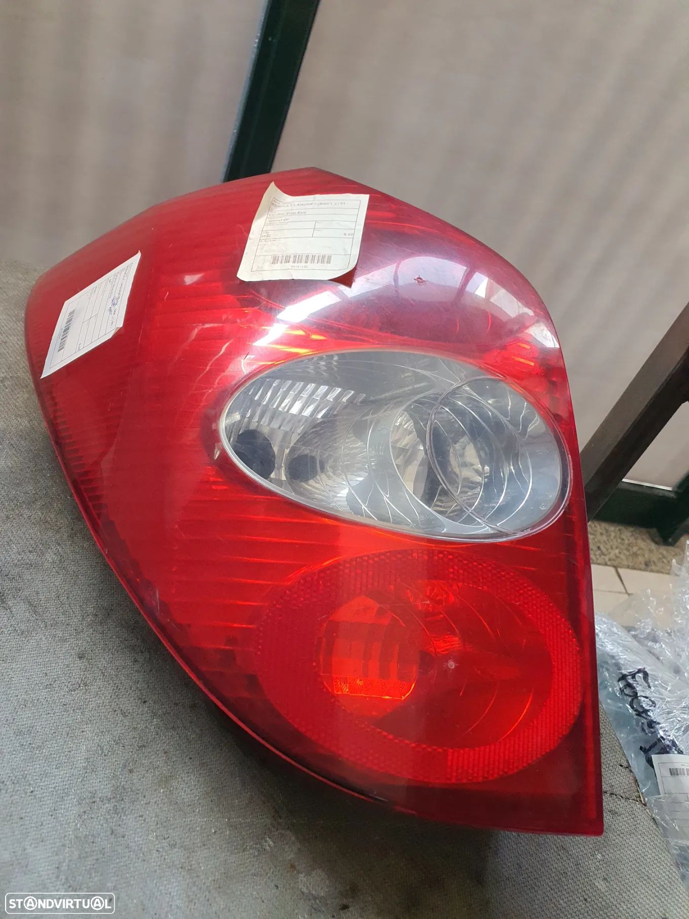 FAROLIM ESQUERDO RENAULT LAGUNA II / 8200002471 - 1