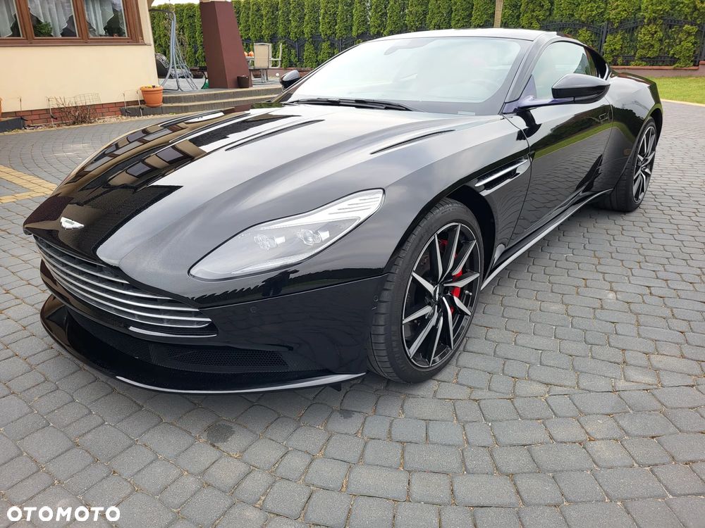Aston Martin DB11 Launch Edition - 40