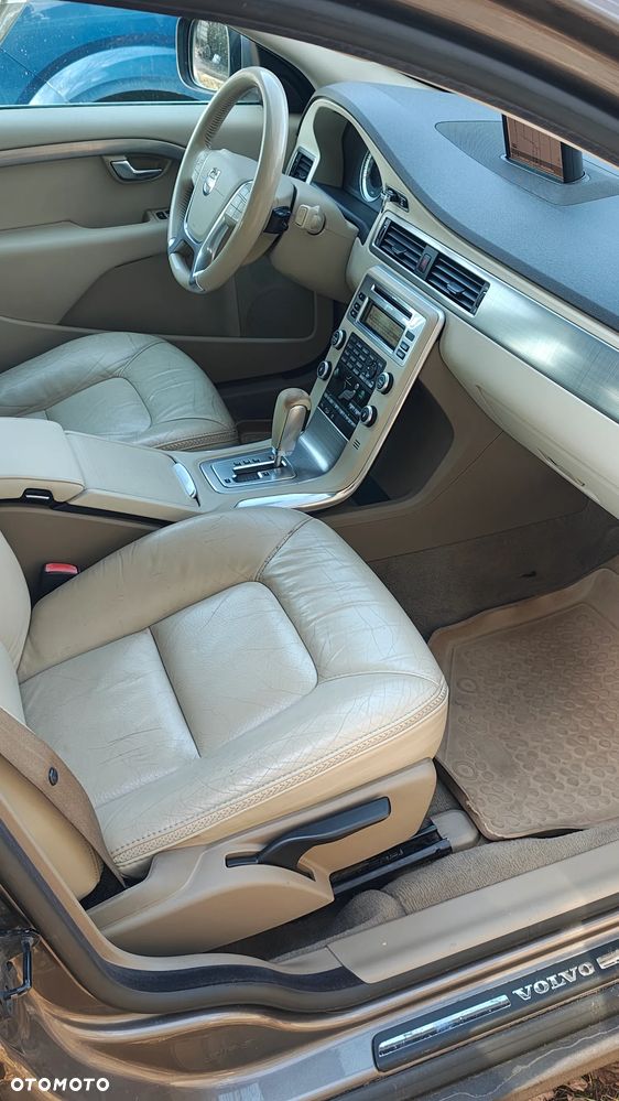 Volvo XC 70 - 22