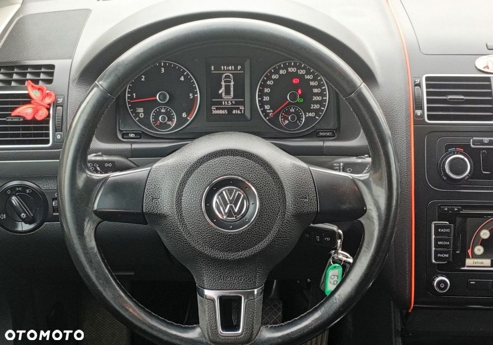 Volkswagen Touran - 24