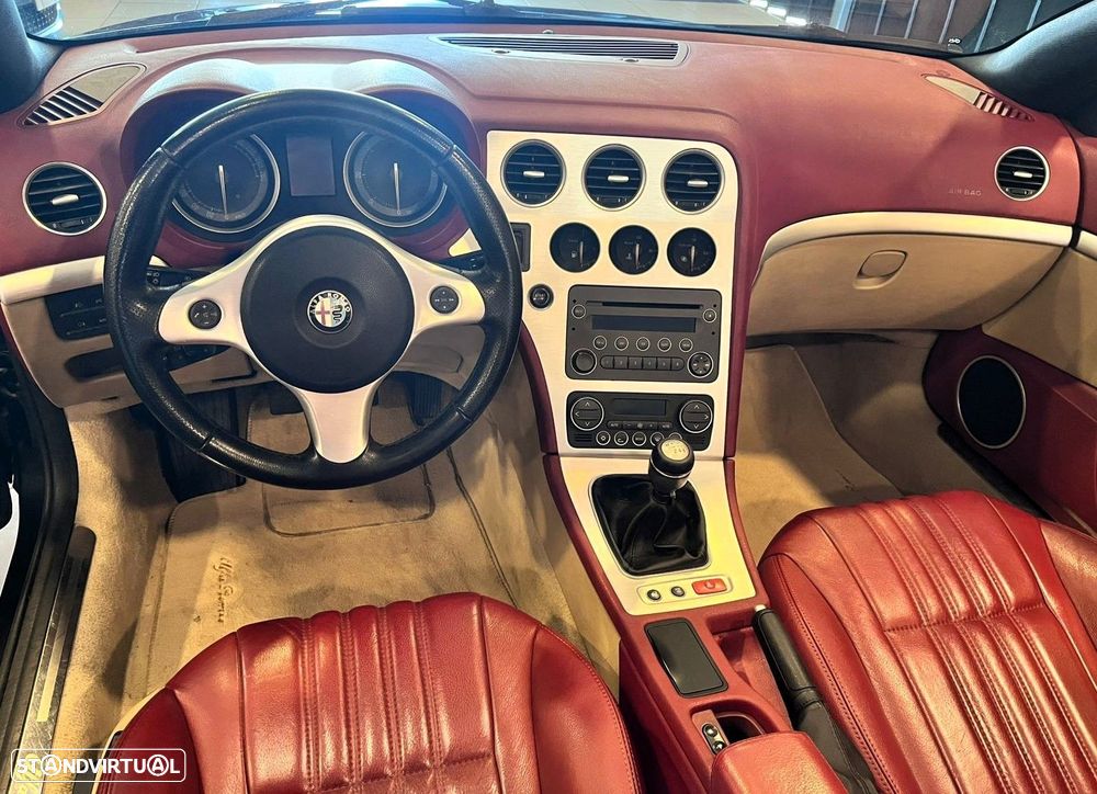Alfa Romeo Spider 2.4 JTDM - 7