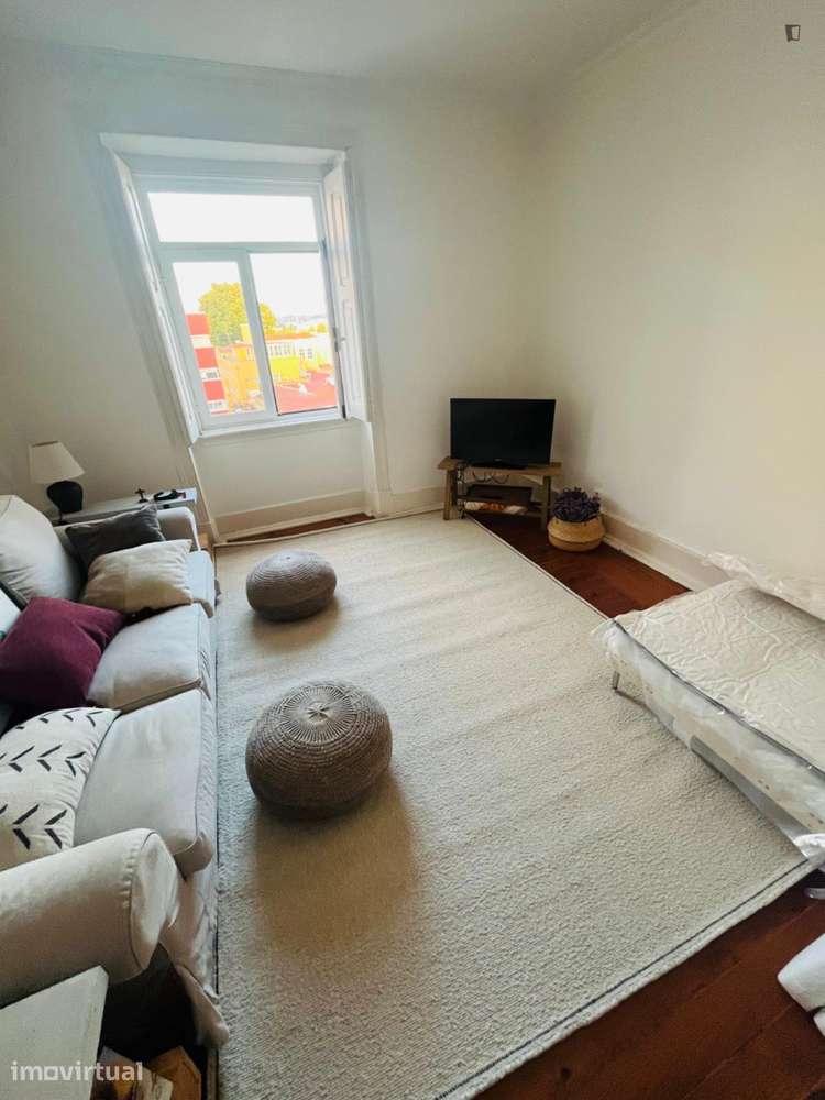 Quarto - localizado em Linda-a-Velha Lisbon - Grande imagem: 2/10