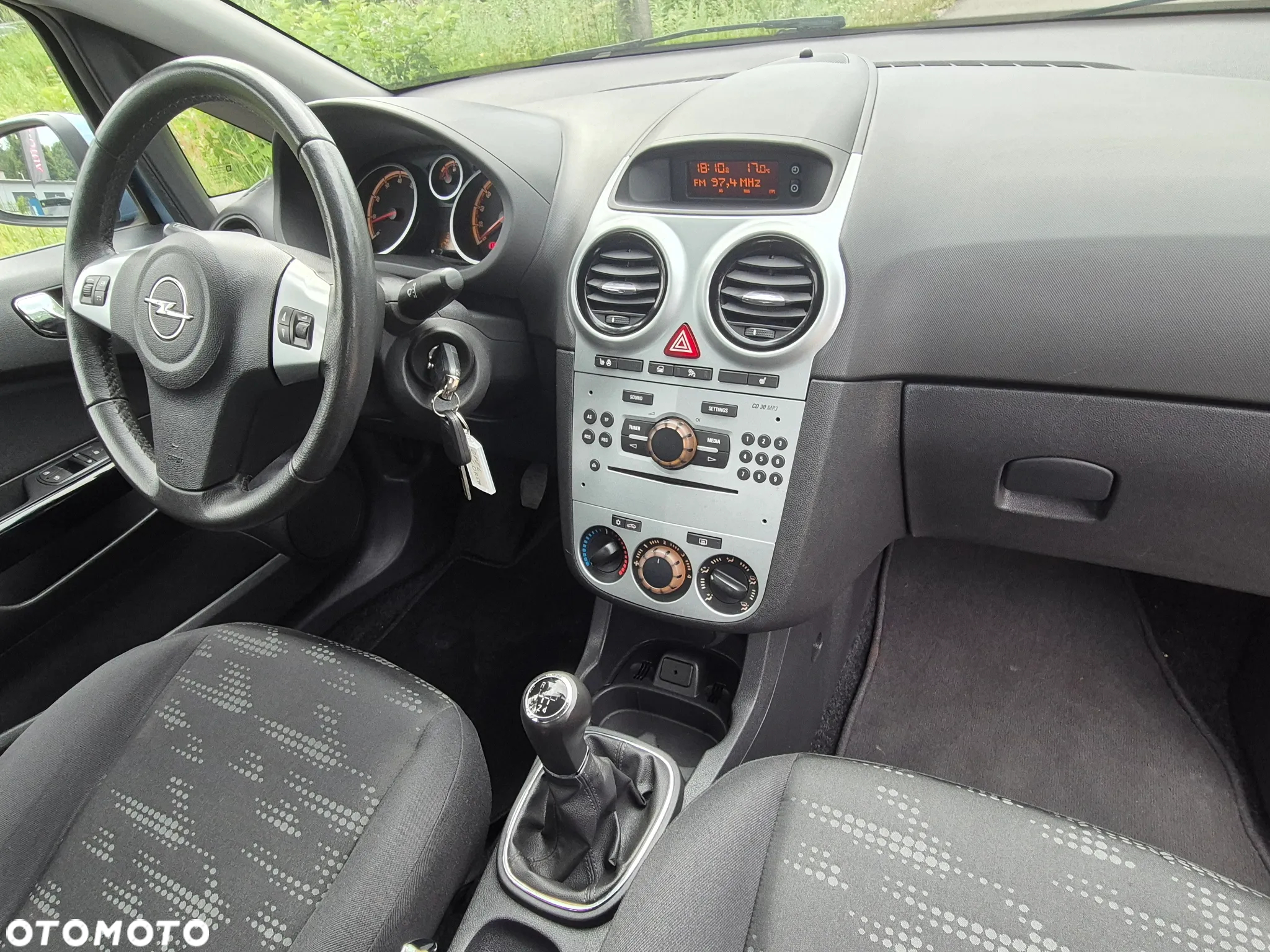 Opel Corsa 1.4 16V Edition - 8