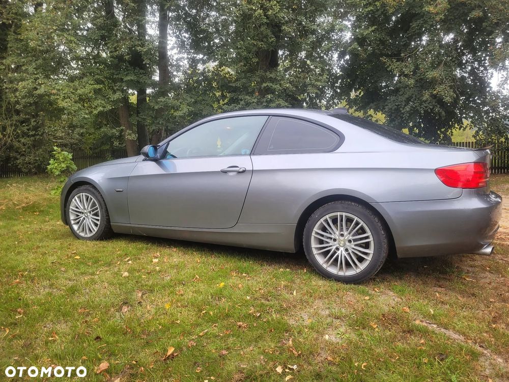 BMW Seria 3 320i - 3