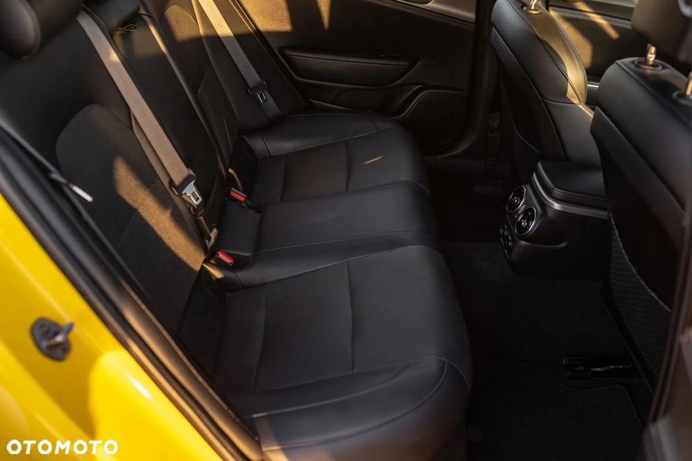 Kia Stinger 3.3 T-GDI AWD OPF GT - 25