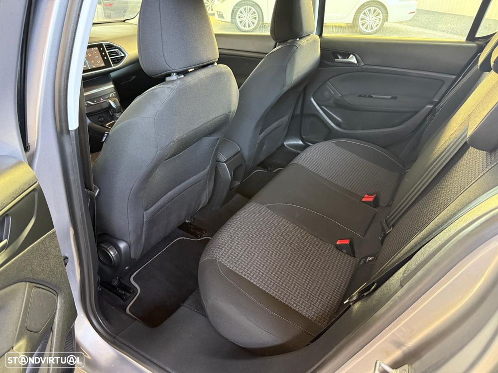 Peugeot 308 1.6 BlueHDi Allure EAT6 - 18