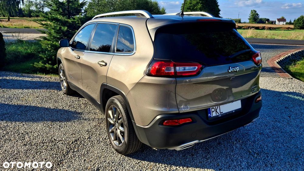 Jeep Cherokee - 3