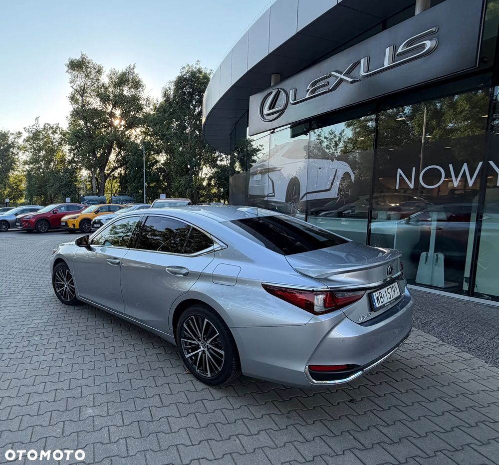 Lexus ES 300h Prestige - 6