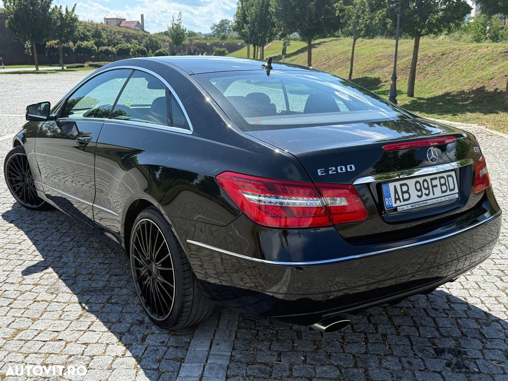 MERCEDES-BENZ E-Class 2012 — imagine 3