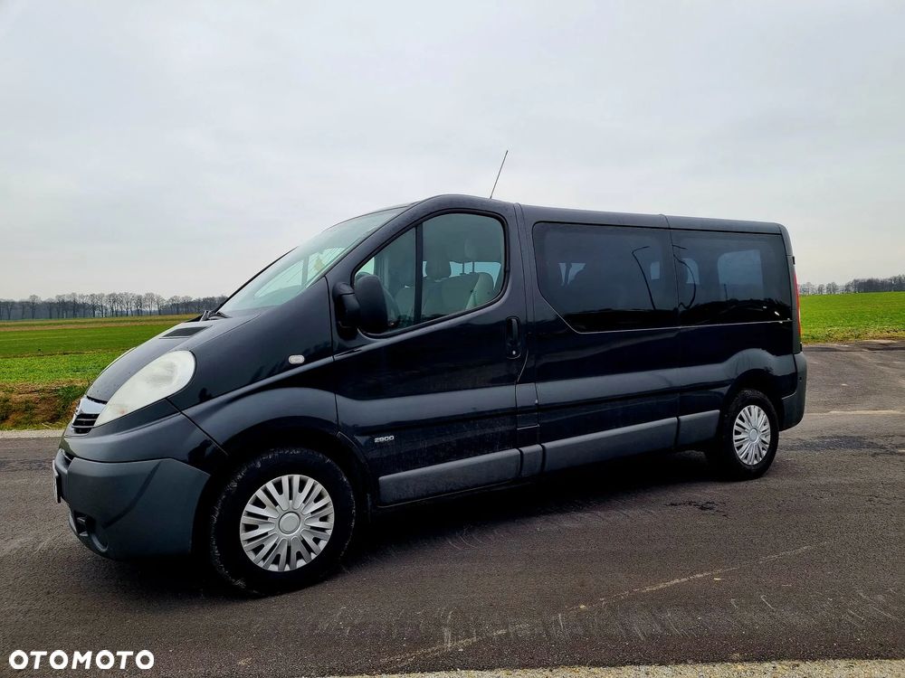 Opel Vivaro 2013 photo 2