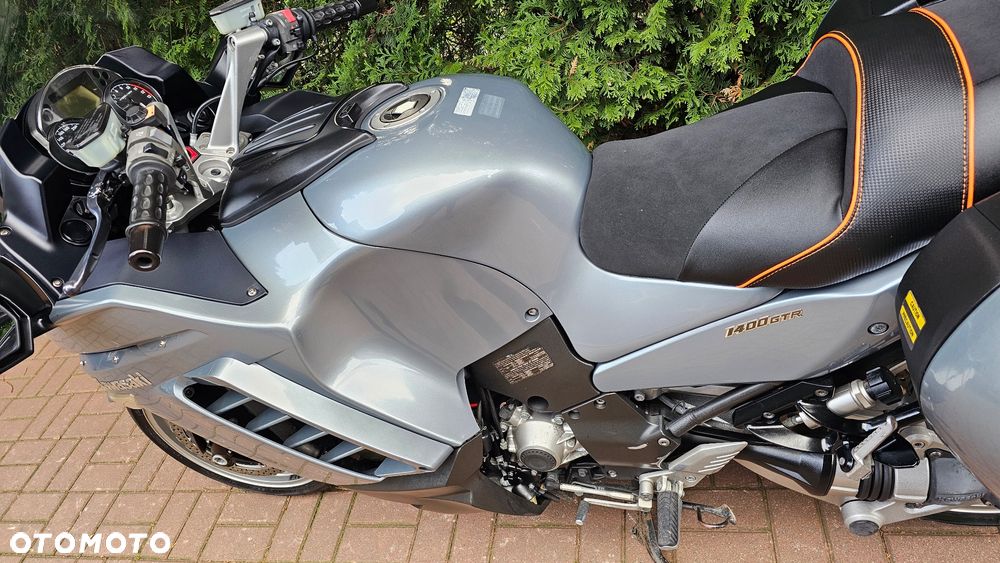 Kawasaki GTR - 17